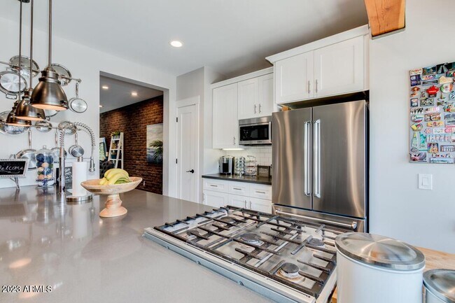 Building Photo - 816 N 3rd Ave