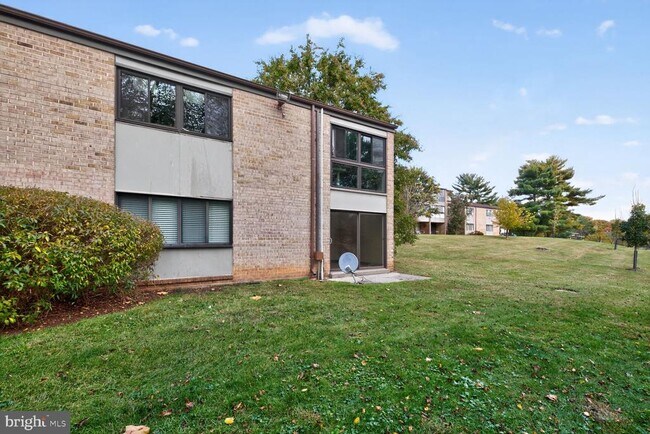 Building Photo - 10116 Little Pond Pl