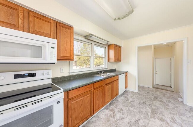 Building Photo - 8430 Courthouse Rd