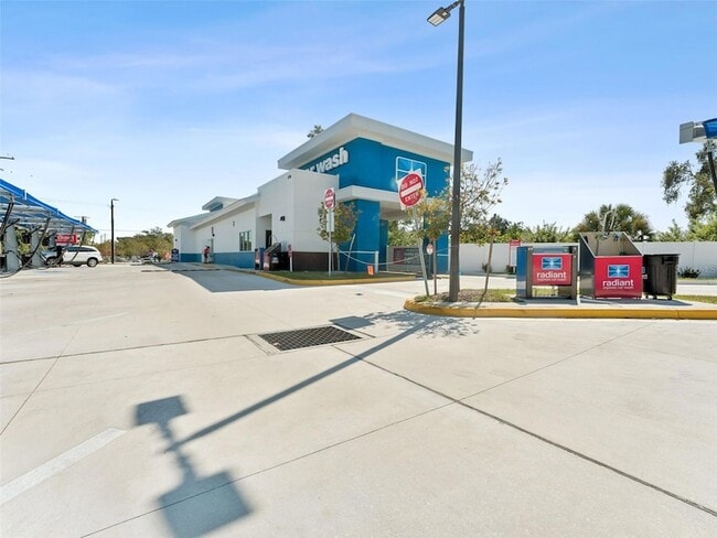 Building Photo - 13693 Orange Sunset Dr