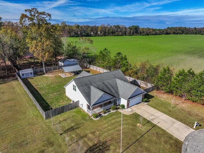 Building Photo - 389 Livingston Dr