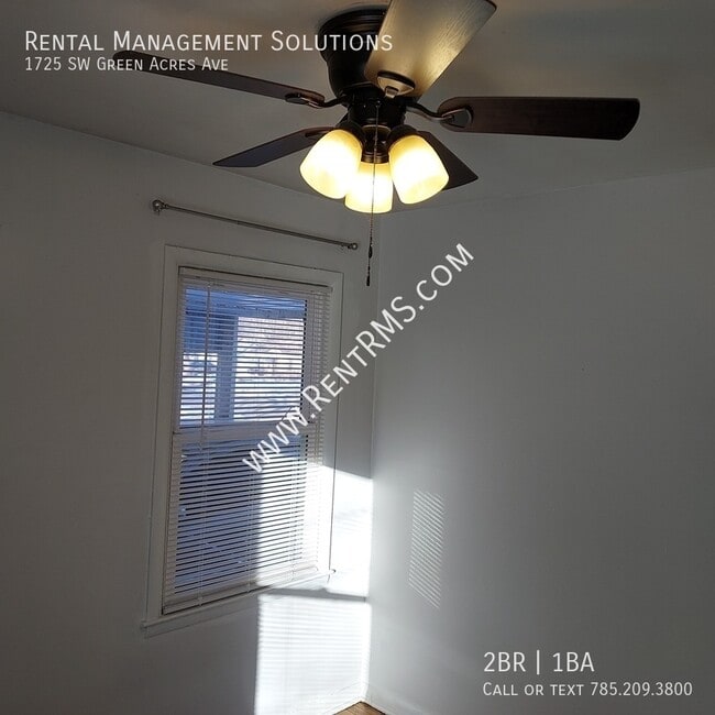 Building Photo - 1725 SW Green Acres Ave