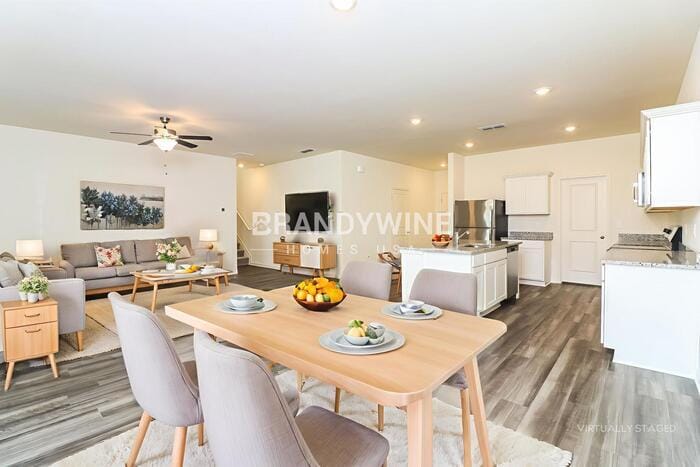 Building Photo - 534 Otway Lp