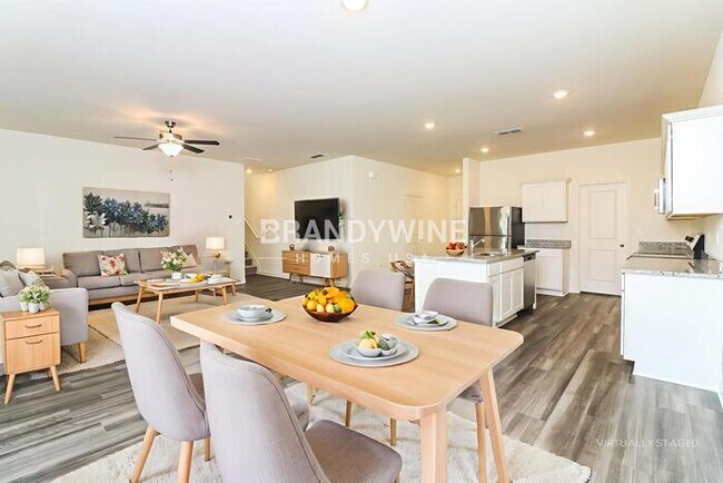 Building Photo - 534 Otway Lp