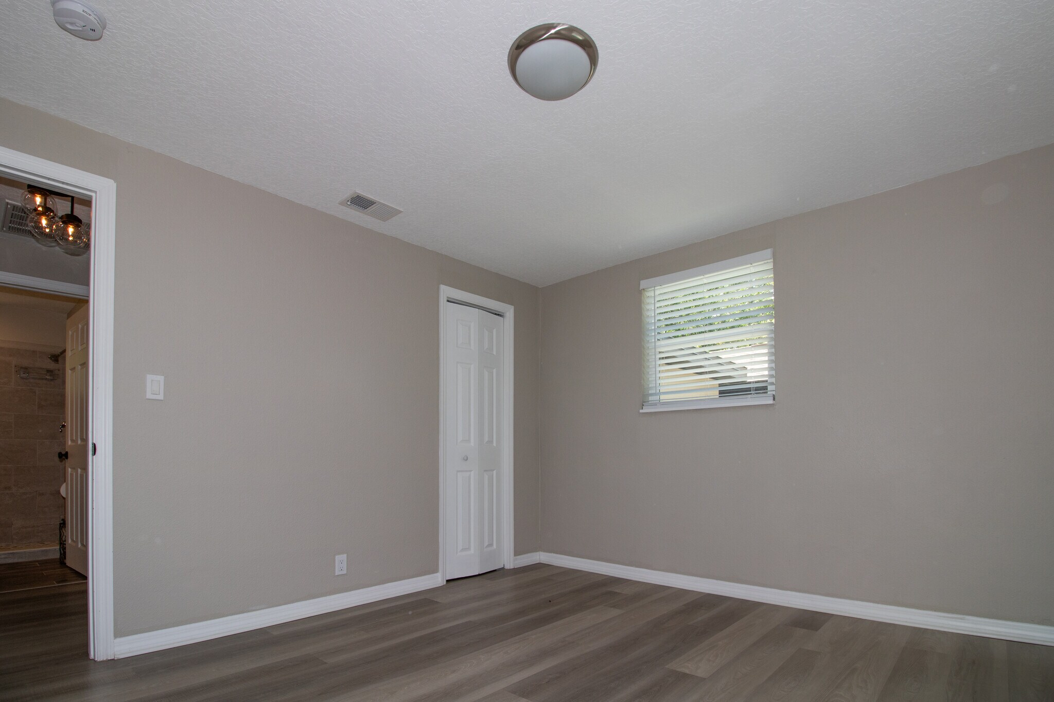 Building Photo - 1914 53rd St S