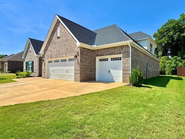 Building Photo - 146 Lenore Ct