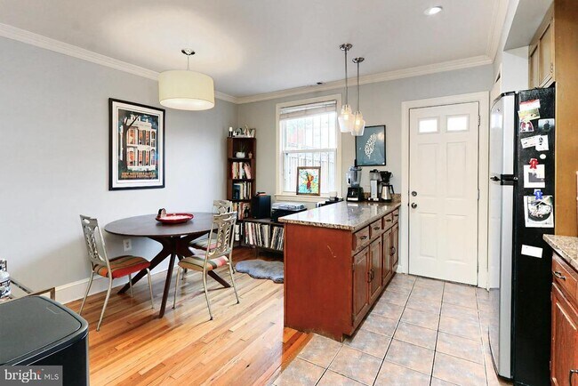 Building Photo - 1724 E St NE