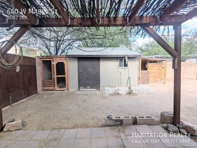 Building Photo - 640 W Mabel St