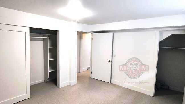Building Photo - Remodeled 3 Bd 2 Ba Duplex Above Foothill