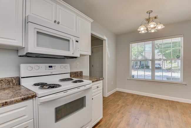 Building Photo - 1609 Bradley Way