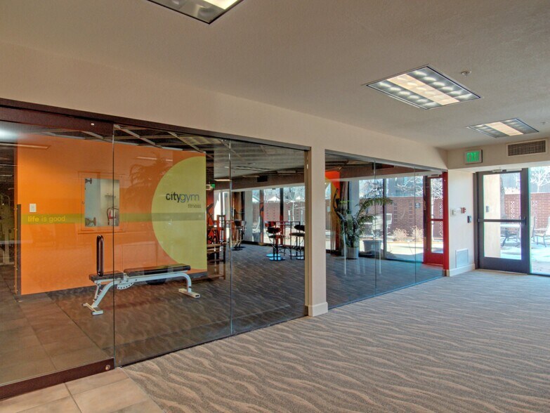 Building Photo - 417 E Kiowa St