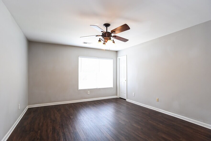 Building Photo - 6510 Blackwood Ln