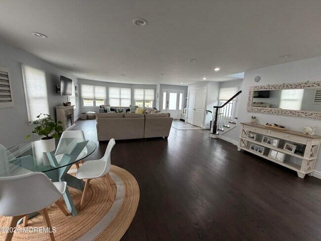 Building Photo - 41 Brookwillow Ave