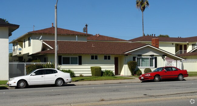 Building Photo - 2921 N garey Ave