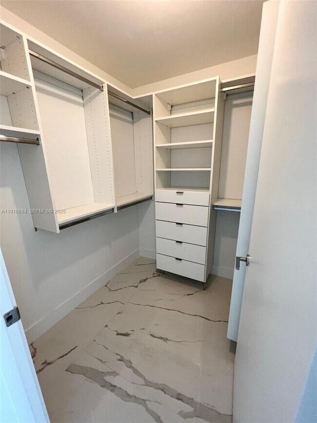 Building Photo - 300 Sunny Isles Blvd