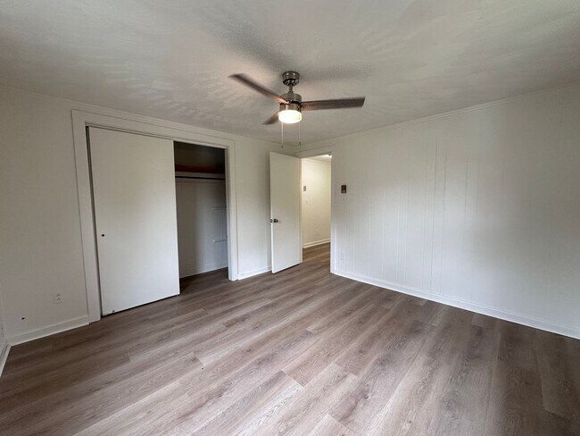 Building Photo - For Rent – $1,200/month | 2 Bed | 1 Bath