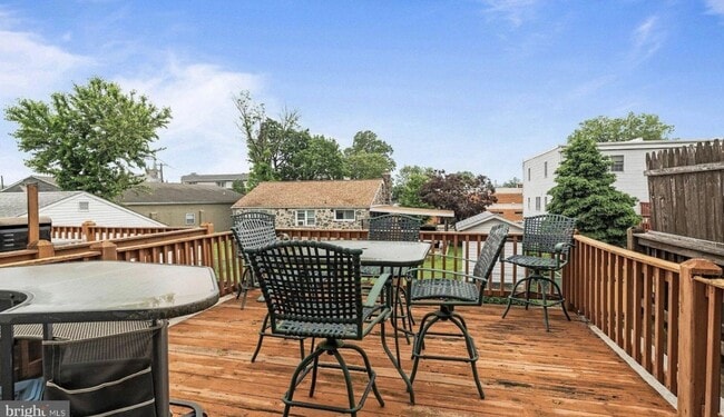 Building Photo - Beautiful 4 Bed, 3 Bath Ready For Rent!