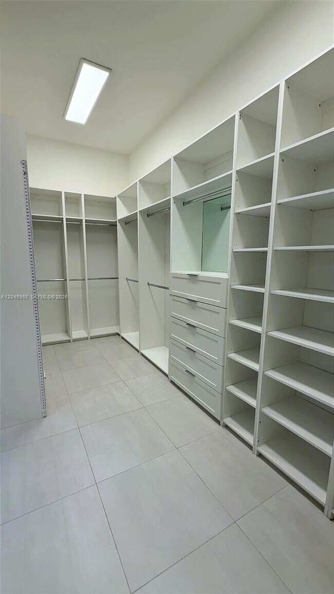 Building Photo - 12802 Grand Oaks Dr