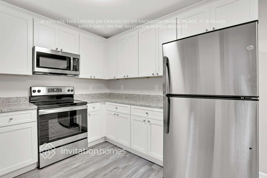Building Photo - 2833 Altaview Dr SE