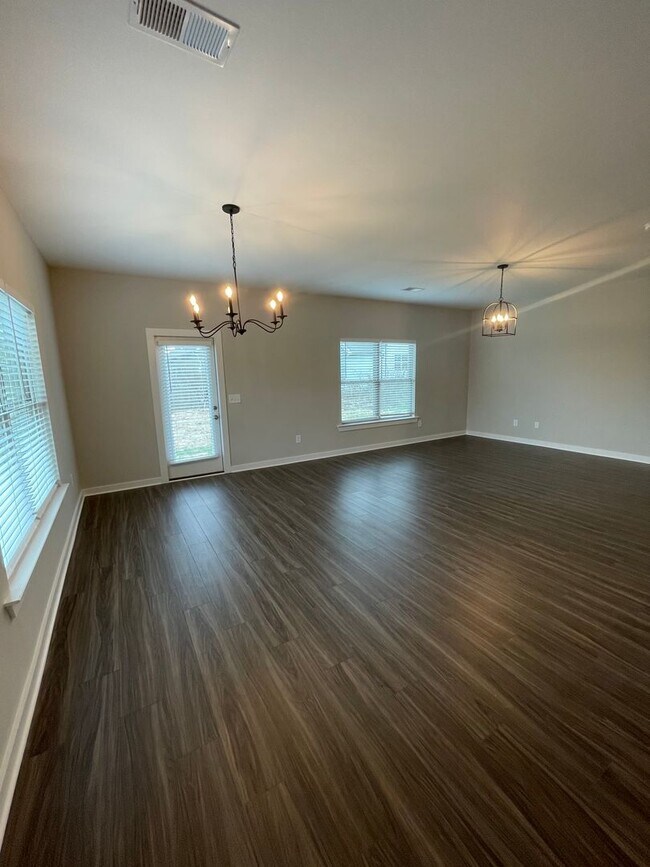 Building Photo - Home for Rent in Calera, AL!!! Available to View Now!!!