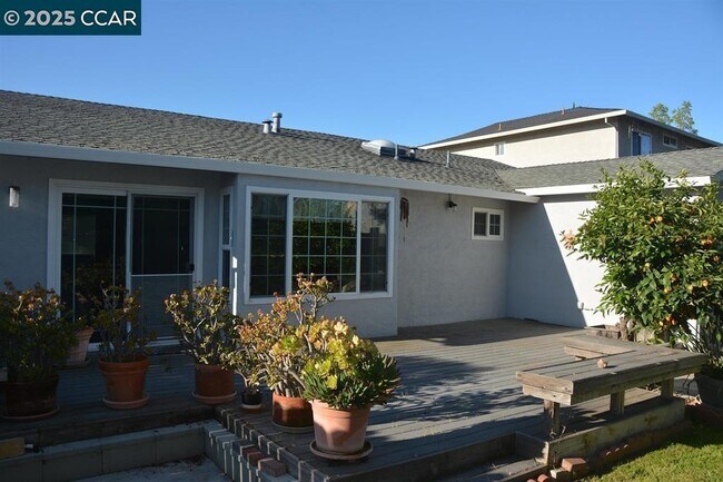 Building Photo - 3320 Blythe Dr
