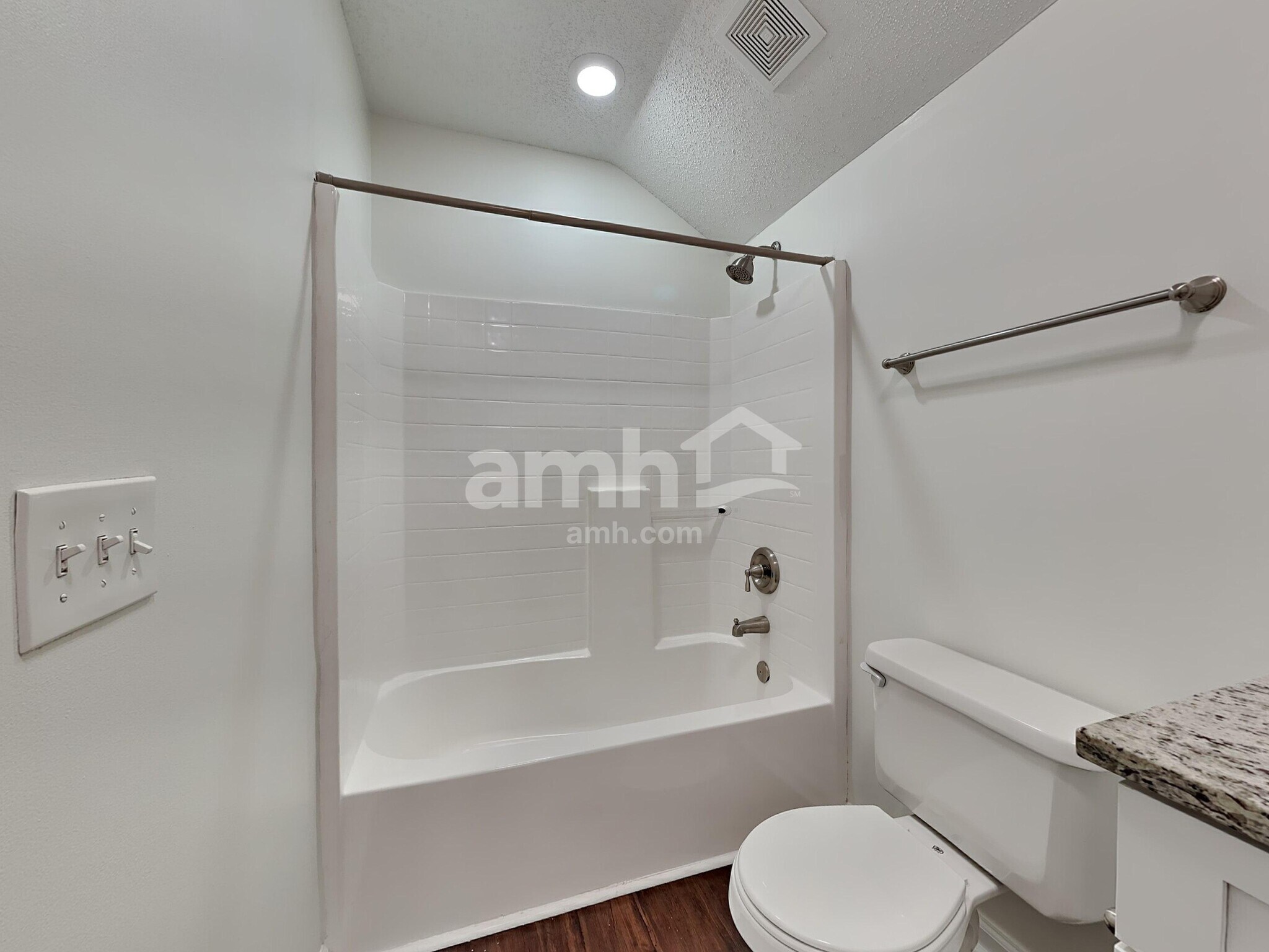 Building Photo - 3028 Crusades St