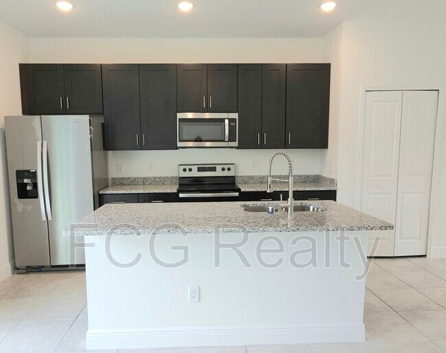 Building Photo - 8719 SW 133rd Ln Rd