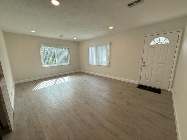 Building Photo - 14526 Paradise Trail