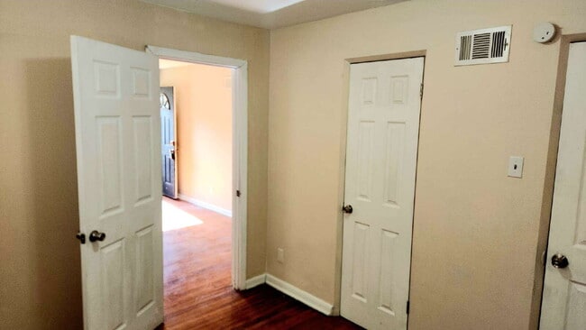 Building Photo - Delightful 3-Bedroom, 2-Bath Haven in St. ...