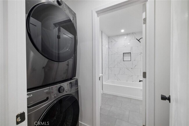 Building Photo - 17000 Burbank Blvd