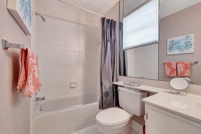 Building Photo - 6100 Waldwick Cir
