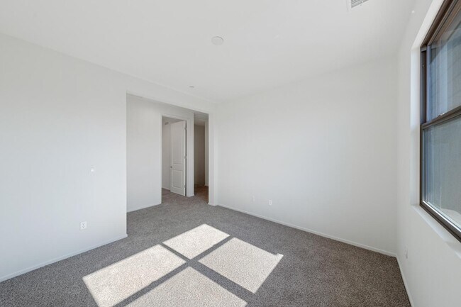 Building Photo - 822 Francesca Dr