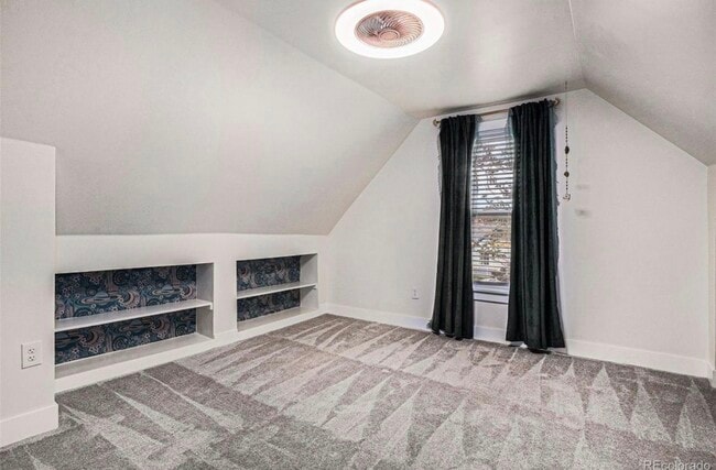 Building Photo - 1020 Kalamath St