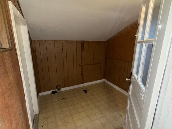 Building Photo - 4841 Louisa Terrace