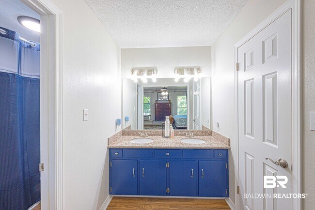 Building Photo - 118 Donna Cir