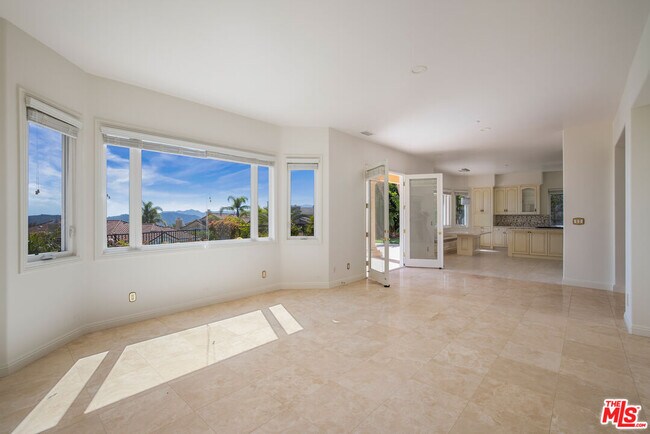 Building Photo - 16800 Calle Montecito