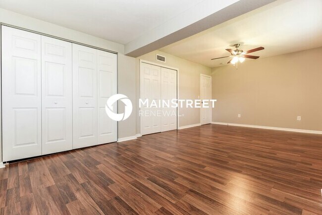 Building Photo - 2 Bedroom Pet-Friendly Home in Fort Myers,...