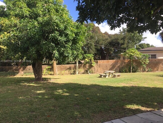 Building Photo - 2829 Jackson St