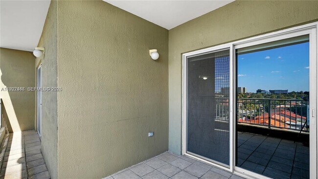 Building Photo - 120 Douglas Rd