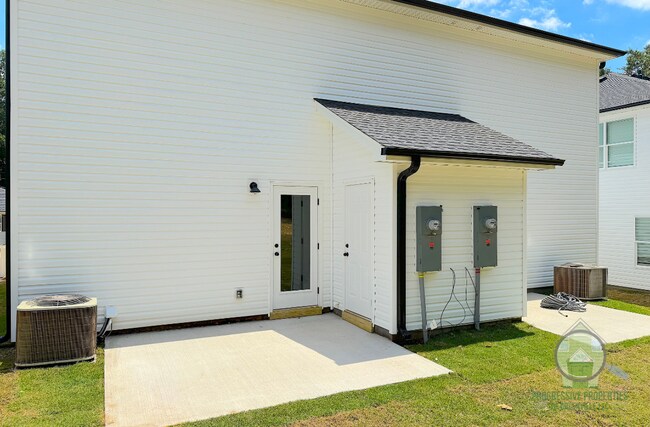 Building Photo - 6 Robin Hood Rd
