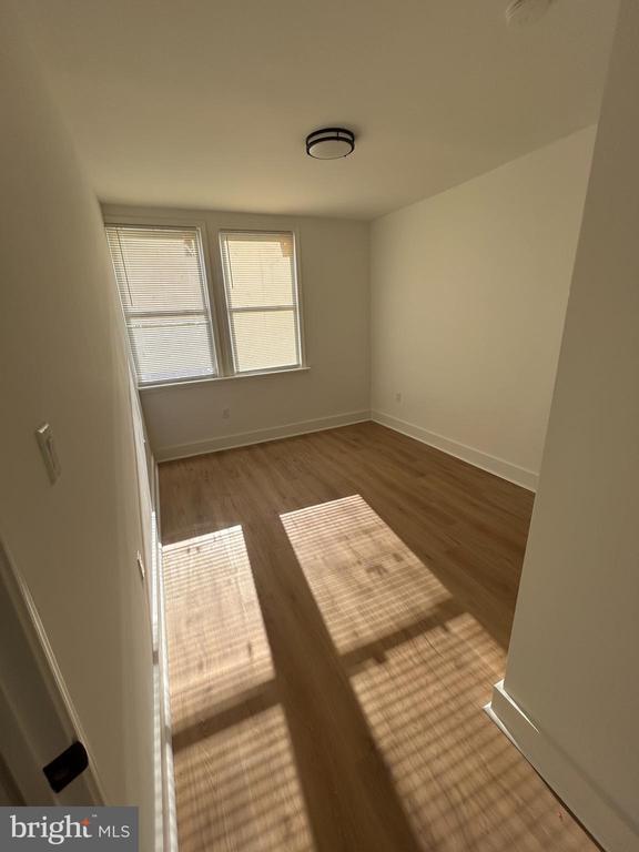 Building Photo - 1230 Penn St NE