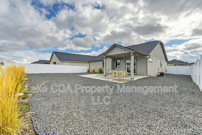 Building Photo - 12335 Gipper Loop
