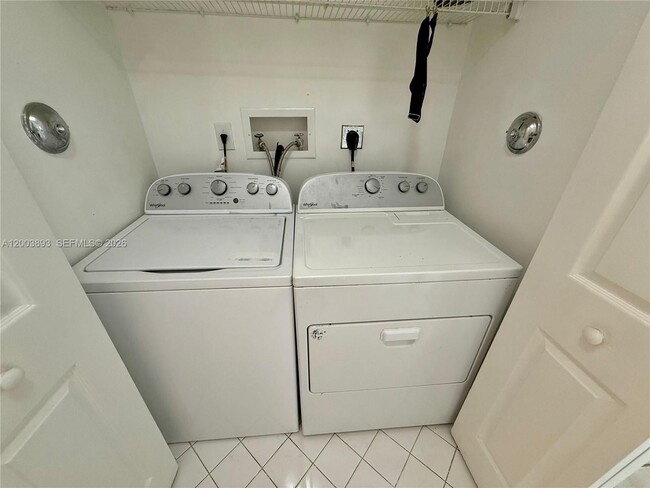 Building Photo - 2206 NW 170th Ave