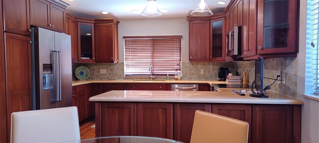 Building Photo - 6688 Via Regina