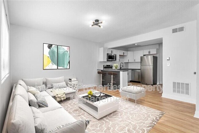 Building Photo - 1502 W 25th Ct