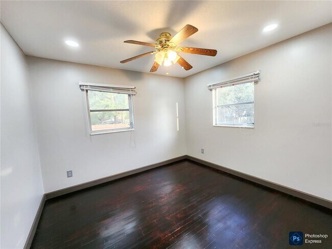 Building Photo - 3409 NE 22nd Ct