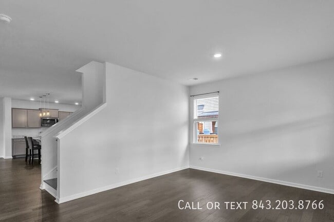 Building Photo - 237 Oak View Way