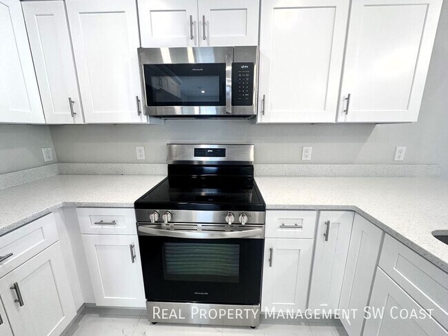 Building Photo - 5030/5032 Bristo St-5030