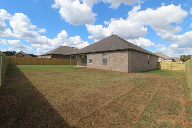 Building Photo - 2309 Langford St