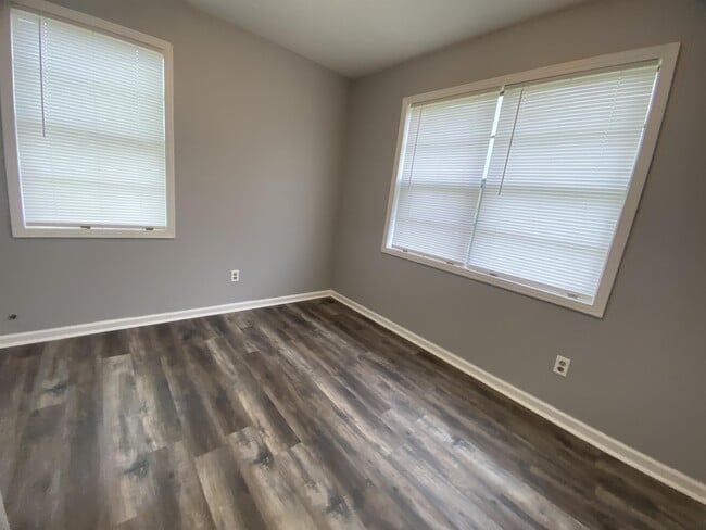 Building Photo - 311 S Bond Ave